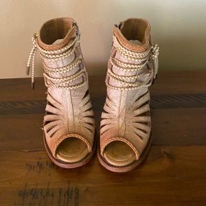 Corral Women’s Jessica Lace Tall Top Sandals